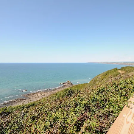 Holiday home Lundy View *