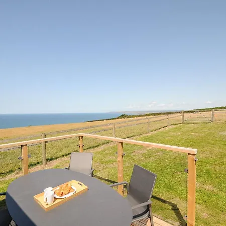 Lundy View * Bude